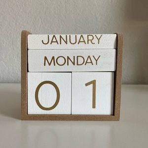 Wooden Desk Top Calendar